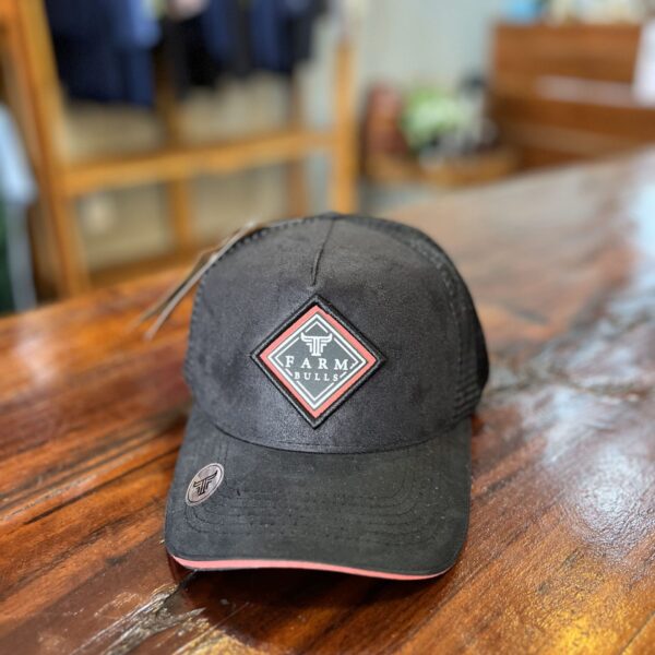 BONÉ FARM BULLS PRETO CAMURÇA DETALHES VERMELHO