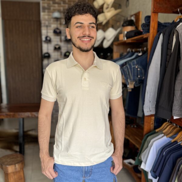 CAMISA POLO MASC OFF WHITE MOIADEIROS